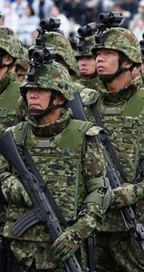 پایان رودربایستی های نظامی ژاپن/ سودای حملۀ پیش دستانه برای رهایی از محاصرۀ مثلث چین و روس و کره شمالی