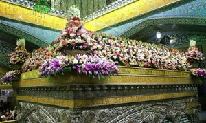 گل آرایی حرم مطهر امیرالمؤمنین در آستانه نیم شعبان