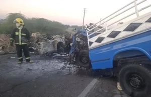 تصادف مرگبار در دیِّر بوشهر با ۴ کشته / نیسان حامل کپسول اکسیژن منفجر شد