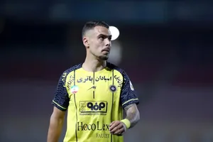 گل سوم سپاهان به استقلال خوزستان توسط آلوز