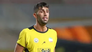 گل اول سپاهان به استقلال خوزستان توسط رضاوند