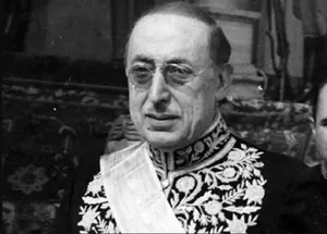 «قوام السلطنه» نخست وزیر ایران در دوره قاجار و پهلوی در دوران میانسالی (عکس)