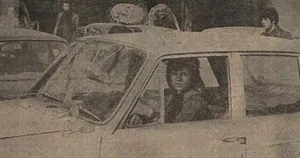 عکس اولین زنی که در تهران راننده تاکسی شد!